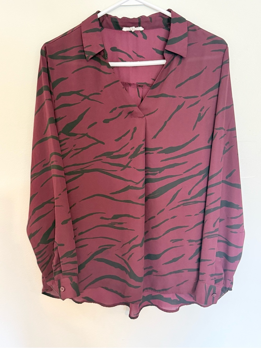 Maurice’s Maroon with Black Stripes Print V-Neck Blouse Size XL
